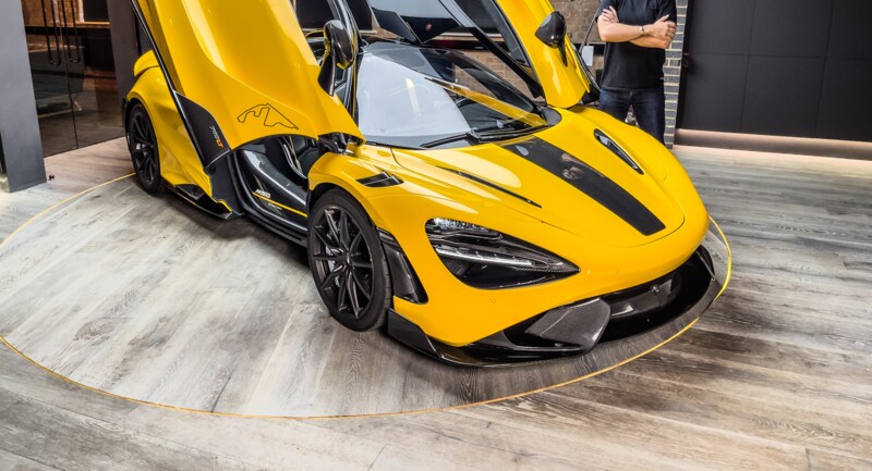 ブラック2 イエロー2 The Most Highly Optioned McLaren 765LT Ever!?